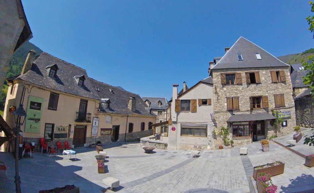 Apartamentos Snoe Mont Romies Salardú Eksteriør billede