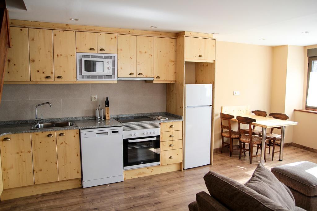 Apartamentos Snoe Mont Romies Salardú Værelse billede