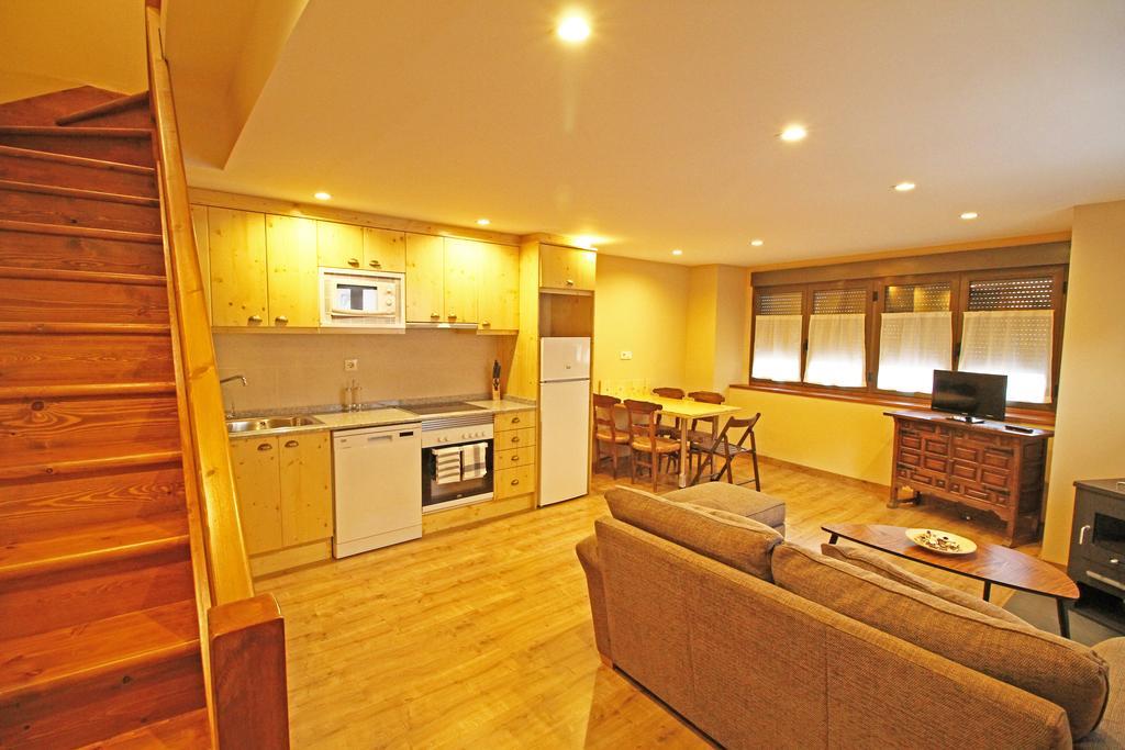 Apartamentos Snoe Mont Romies Salardú Eksteriør billede