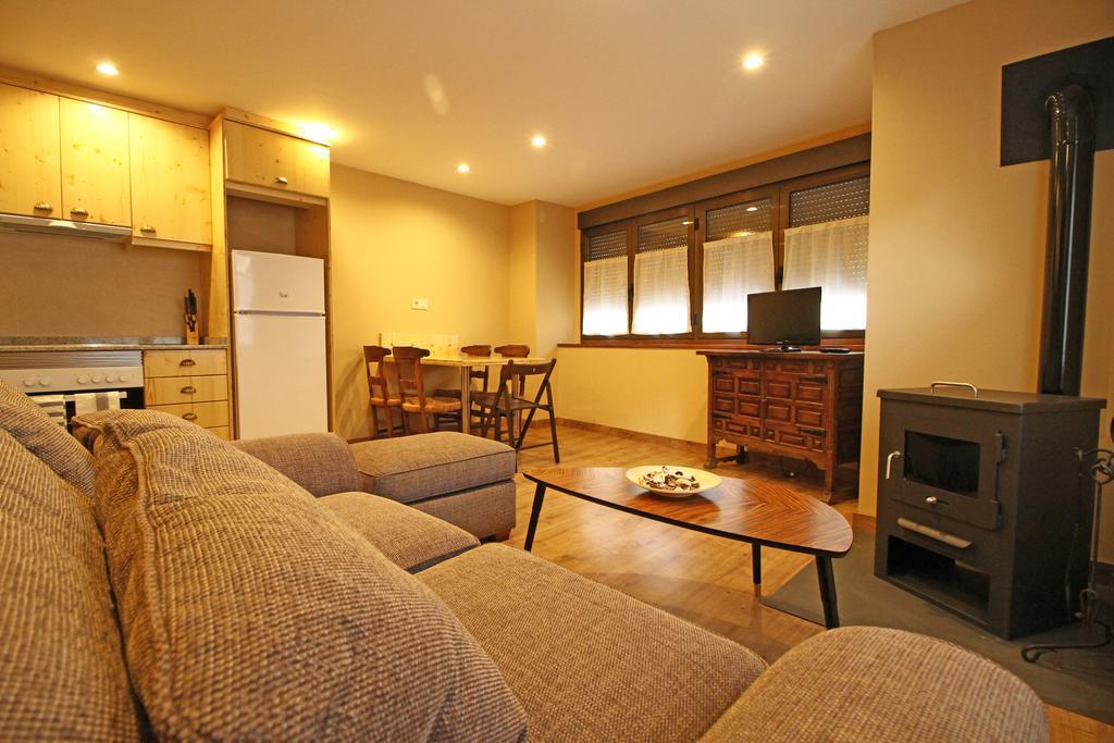 Apartamentos Snoe Mont Romies Salardú Eksteriør billede